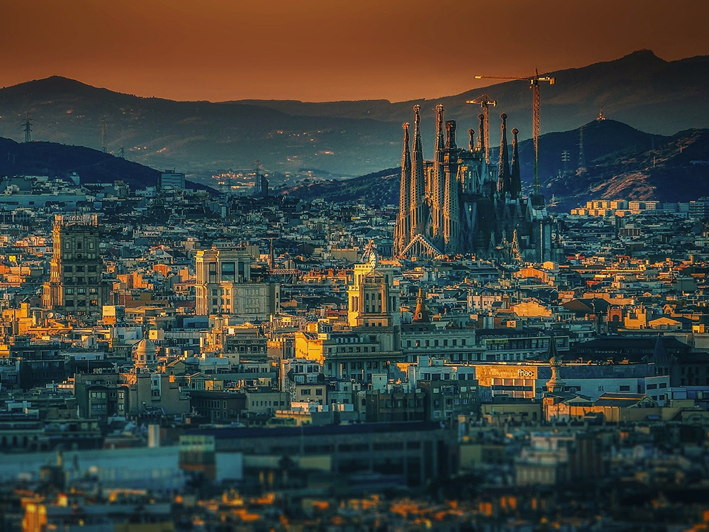 Skyline de Barcelona al atardecer