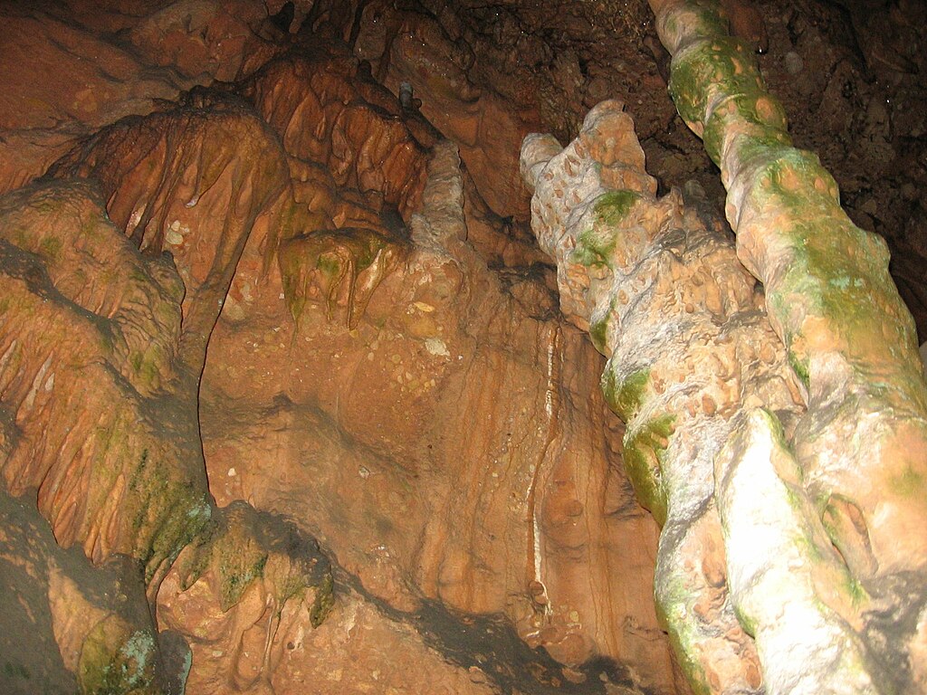 Cueva_del_Salnitre2